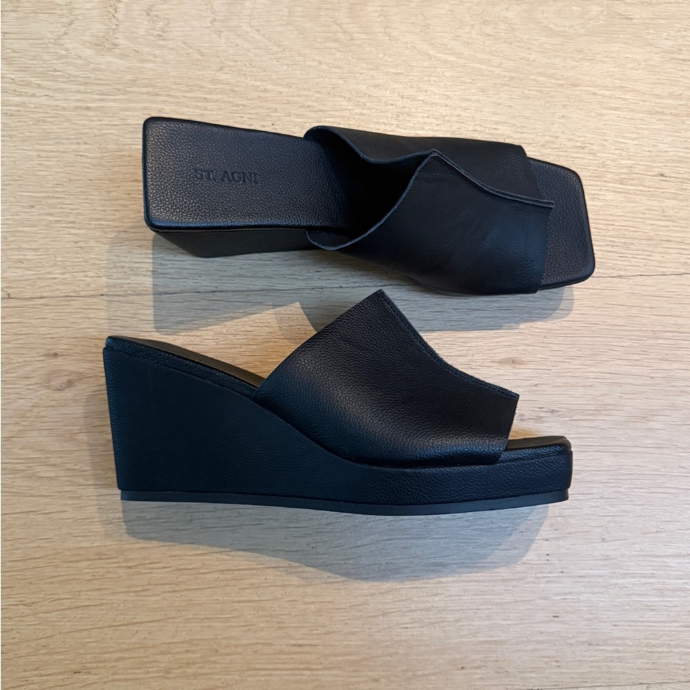 St. Agni Black Minimalist Mules - Picture 3 of 4